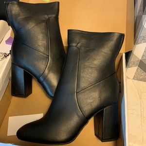 Ankle boots (Black only Available)